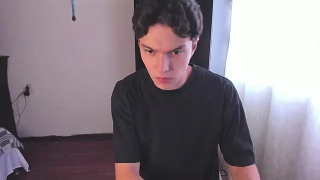 Snapshot of Mastrangelo_xxx chatting on 17, 3, 2025 Mastrangelo xxx online show from 17, 3, 2025