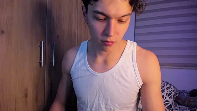 Snapshot of Mastrangelo_xxx chatting on 16, 9, 2025 Mastrangelo xxx online show from 16, 9, 2025