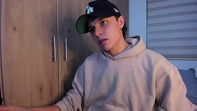 Snapshot of Mastrangelo_xxx chatting on 19, 9, 2025 Mastrangelo xxx online show from 19, 9, 2025