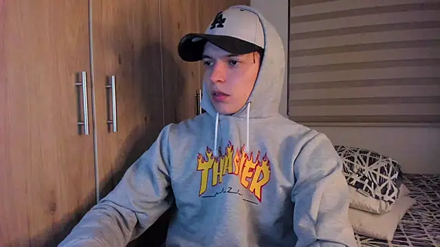 Snapshot of Mastrangelo_xxx chatting on 24, 9, 2025 Mastrangelo xxx online show from 24, 9, 2025