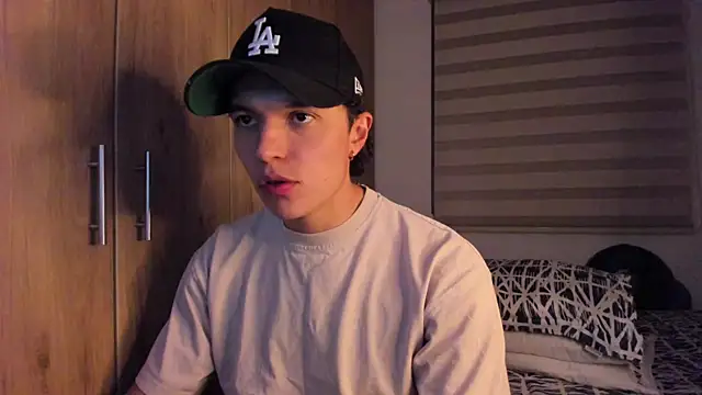 Snapshot of Mastrangelo_xxx chatting on 26, 9, 2025 Mastrangelo xxx online show from 26, 9, 2025