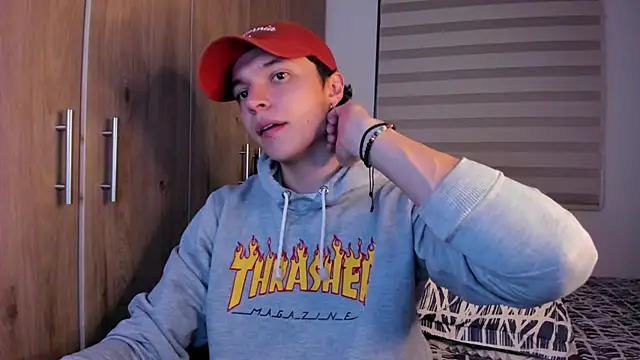 Snapshot of Mastrangelo_xxx chatting on 17, 10, 2025 Mastrangelo xxx online show from 17, 10, 2025