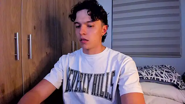 Snapshot of Mastrangelo_xxx chatting on 6, 11, 2025 Mastrangelo xxx online show from 6, 11, 2025