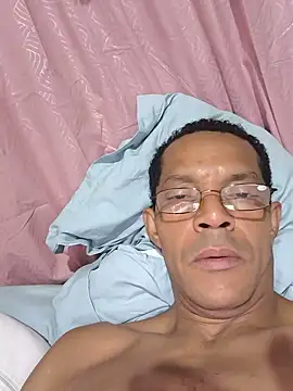 Snapshot of Renato571 chatting on 10, 7, 2026 Renato571 online show from 10, 7, 2026