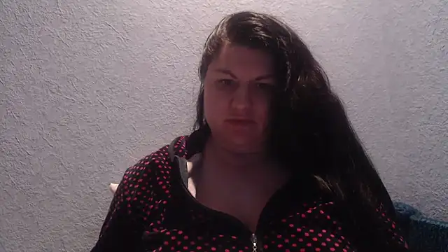 KiraSwee online show from 5, 12, 2025