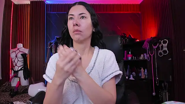 XiaQueen online show from 2, 2, 2026