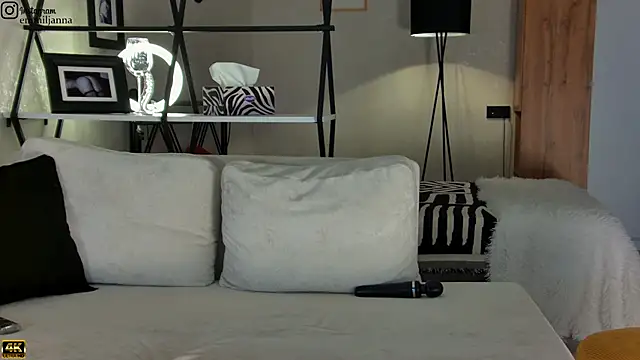 emiljanna online show from 3, 3, 2025