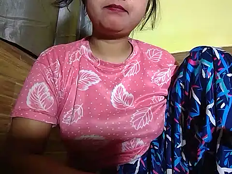 Snapshot of Queen_Couple chatting on 27, 2, 2025 Queen Couple online show from 27, 2, 2025