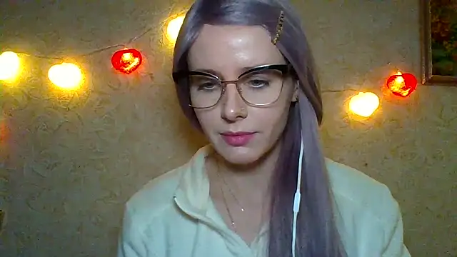 LuminousLady online show from 14, 2, 2025