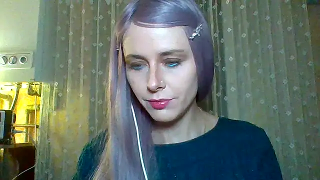 LuminousLady online show from 28, 2, 2025