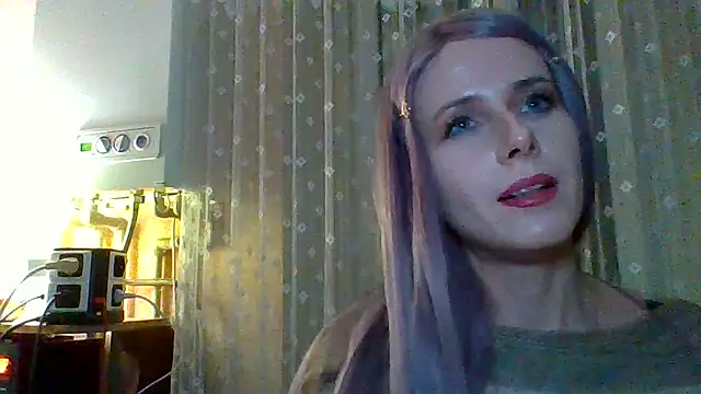 LuminousLady online show from 2, 3, 2025