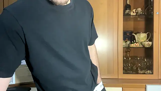 NaplesGuy04 online show from 12, 2, 2025