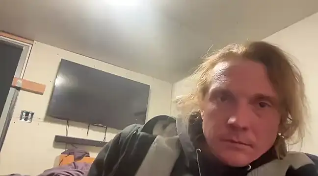 Snapshot of redone8in chatting on 4, 2, 2025 redone8in online show from 4, 2, 2025