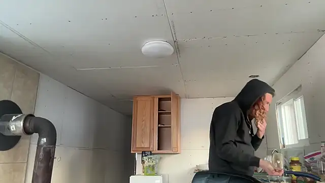 Snapshot of redone8in chatting on 6, 2, 2025 redone8in online show from 6, 2, 2025