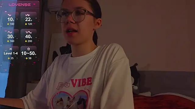 Mia Luw online show from 2, 10, 2025