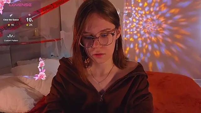 Mia Luw online show from 1, 11, 2025