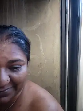 Snapshot of SophieStarShine chatting on 7, 10, 2025 SophieStarShine online show from 7, 10, 2025