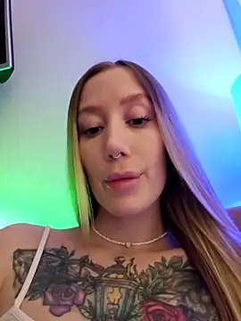 Snapshot of Pussy_Drive03 chatting on 17, 2, 2025 Pussy Drive03 online show from 17, 2, 2025