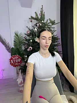 Snapshot of Celine_Roxelle chatting on 18, 11, 2025 Celine Roxelle online show from 18, 11, 2025