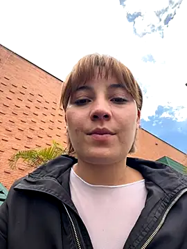 Maggie Geller online show from 4, 12, 2025