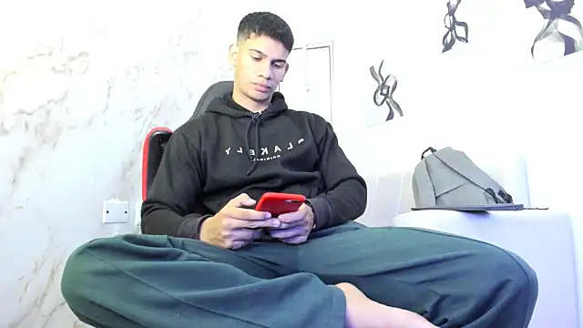 Snapshot of ANDRES_STUD chatting on 5, 10, 2025 ANDRES STUD online show from 5, 10, 2025