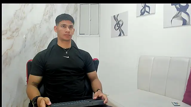 Snapshot of ANDRES_STUD chatting on 11, 10, 2025 ANDRES STUD online show from 11, 10, 2025