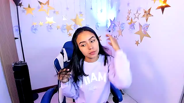 Snapshot of julieta_fn chatting on 23, 10, 2025 julieta fn online show from 23, 10, 2025