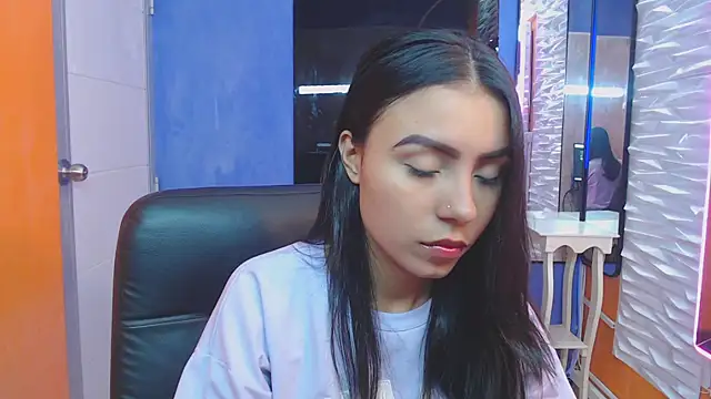 Snapshot of julieta_fn chatting on 25, 11, 2025 julieta fn online show from 25, 11, 2025