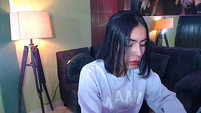 Snapshot of julieta_fn chatting on 4, 12, 2025 julieta fn online show from 4, 12, 2025