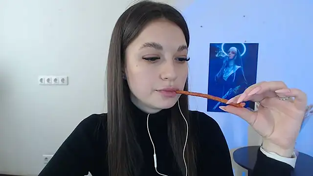 Snapshot of Eva_Eldis chatting on 7, 3, 2025 Eva Eldis online show from 7, 3, 2025