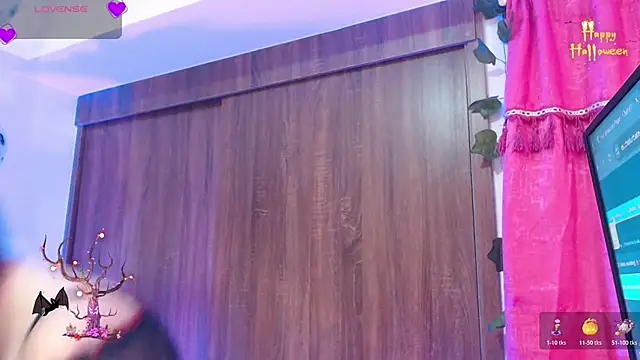 Snapshot of alaia_sweetxxx chatting on 29, 10, 2025 alaia sweetxxx online show from 29, 10, 2025