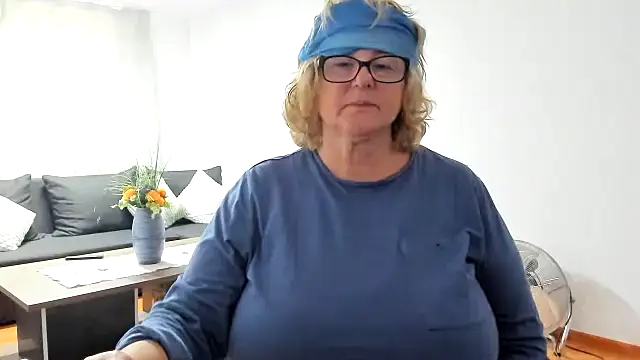 NoraJohnson6 online show from 17, 9, 2025