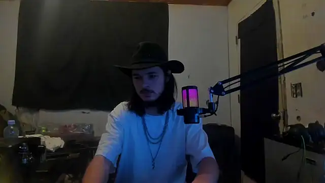 nuttyking2022 online show from 5, 2, 2025