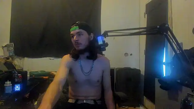 nuttyking2022 online show from 6, 2, 2025