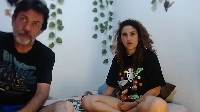 Snapshot of jeans_and_emma chatting on 2, 3, 2025 jeans and emma online show from 2, 3, 2025