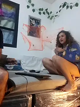 Snapshot of jeans_and_emma chatting on 12, 10, 2025 jeans and emma online show from 12, 10, 2025