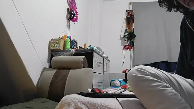 jeans and emma online show from 11, 1, 2026