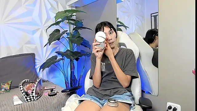 Miaa Lee7 online show from 11, 11, 2025