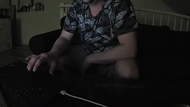 YourLoveBoyKevin online show from 28, 2, 2025