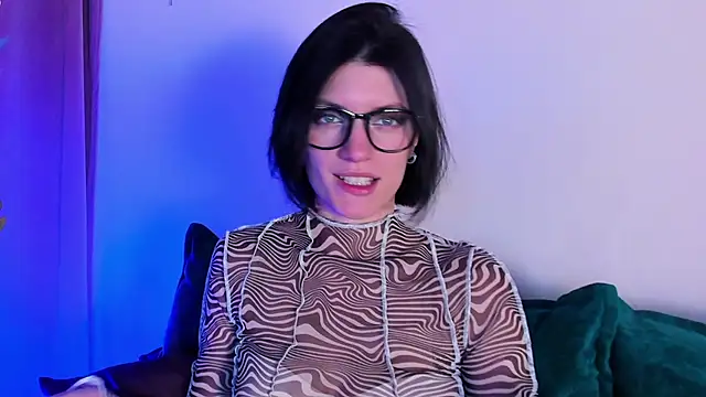 Snapshot of roxy_riot_ chatting on 7, 2, 2025 roxy riot  online show from 7, 2, 2025