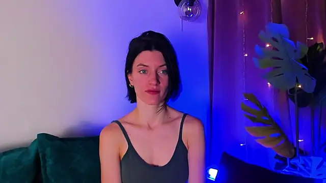Snapshot of roxy_riot_ chatting on 8, 2, 2025 roxy riot  online show from 8, 2, 2025