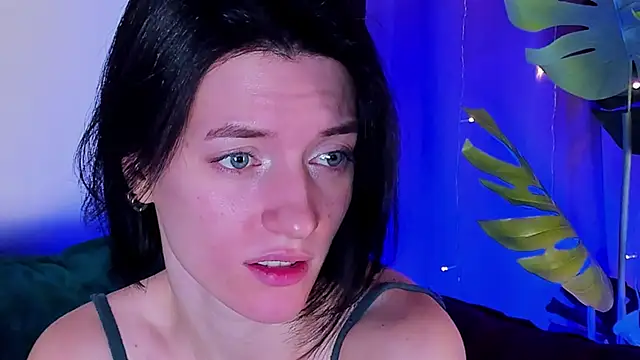 Snapshot of roxy_riot_ chatting on 10, 2, 2025 roxy riot  online show from 10, 2, 2025