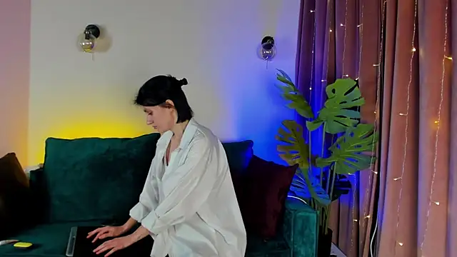 Snapshot of roxy_riot_ chatting on 15, 2, 2025 roxy riot  online show from 15, 2, 2025