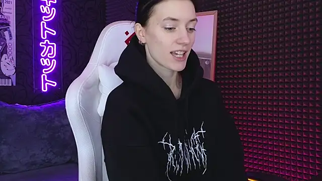Snapshot of roxy_riot_ chatting on 3, 3, 2025 roxy riot  online show from 3, 3, 2025