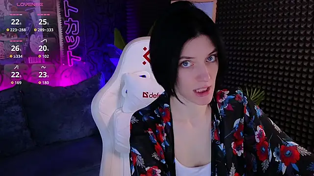 Snapshot of roxy_riot_ chatting on 23, 10, 2025 roxy riot  online show from 23, 10, 2025