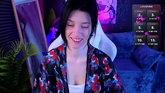 Snapshot of roxy_riot_ chatting on 13, 11, 2025 roxy riot online show from 13, 11, 2025