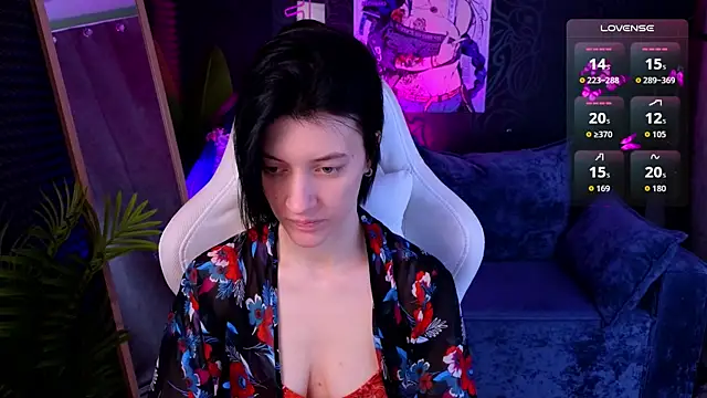 Snapshot of roxy_riot_ chatting on 14, 11, 2025 roxy riot online show from 14, 11, 2025