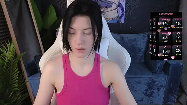 Snapshot of roxy_riot_ chatting on 2, 12, 2025 roxy riot online show from 2, 12, 2025