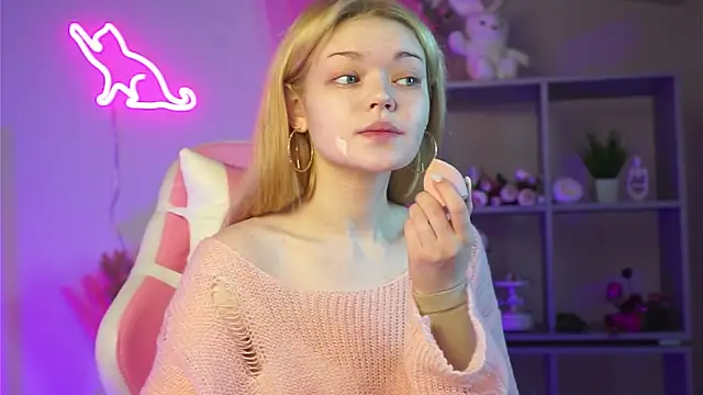 AdeleCartier online show from 19, 3, 2025