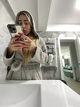 BonyBon29 online show from 15, 12, 2025